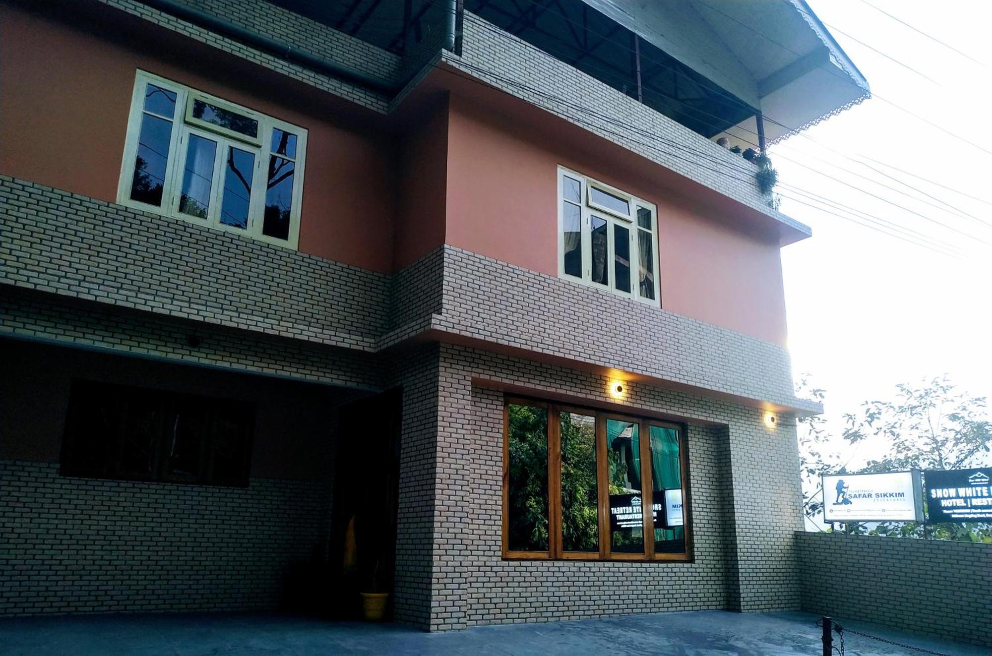 Snow White Retreat Hotel And Restaurant Gangtok Zewnętrze zdjęcie